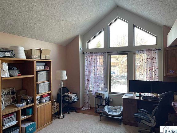 3rd image of 1022 Southridge Rd