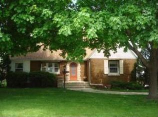 824 9th St, Menasha, WI 54952