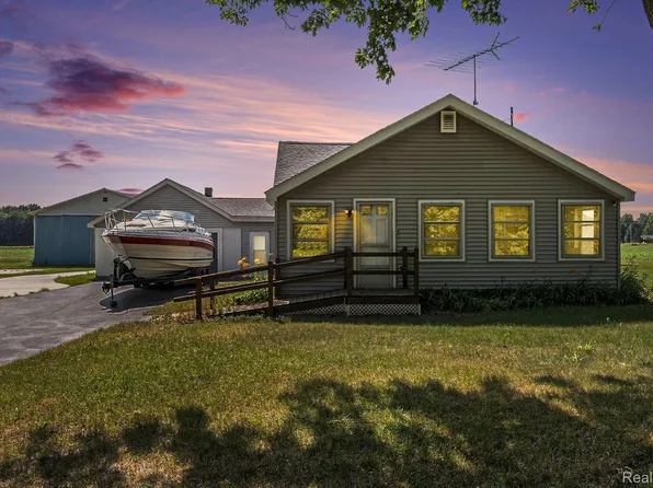 11110 Nichols Rd, Burt, MI 48417