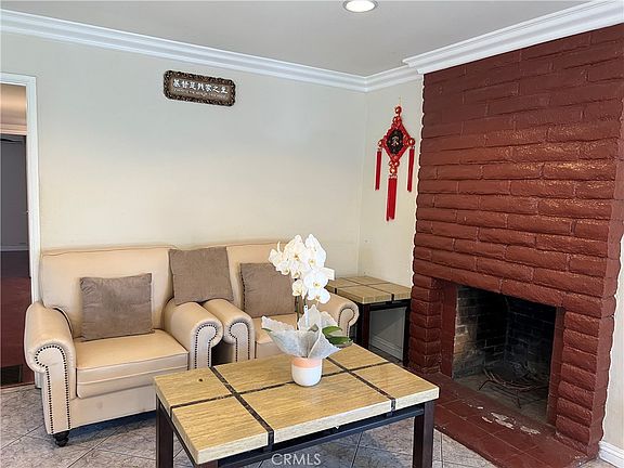 3rd image of 951 E Gaillard St
