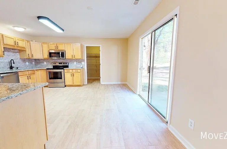 312 Arbor Greene Dr — Photo 13