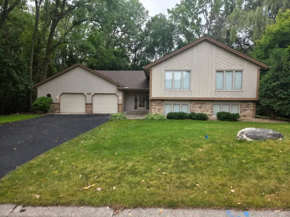 7390 130th St W, Apple Valley, MN 55124
