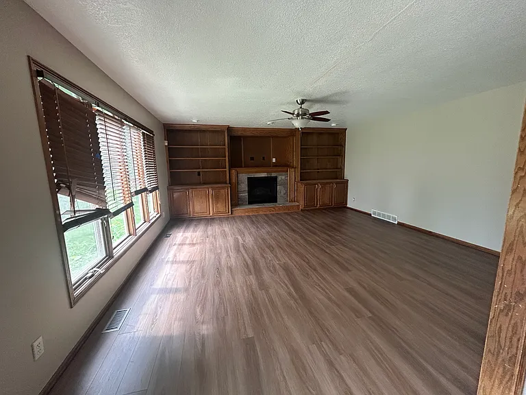 2713 NE Briarwood Ct — Photo 8