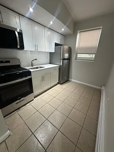 184 Fairview Ave #2A Photo 1