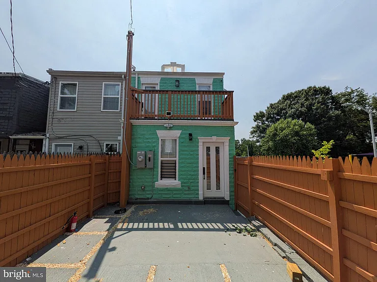 2953 Miles Ave — Photo 6