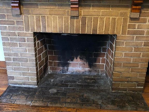 4th image of 3800 Garden Dr