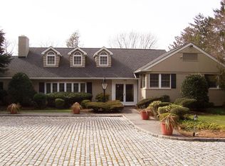 12 East Rd, Port Washington, NY 11050