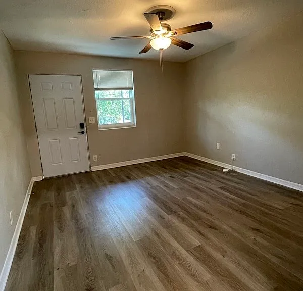1575 W 19th St #3 — Photo 10