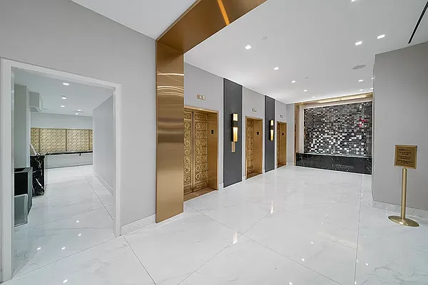 Rented by Manhattan Management Group | media 32