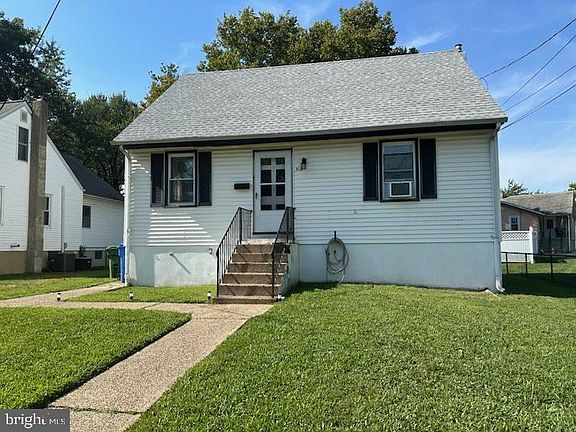 2nd image of 318 Essex Ave