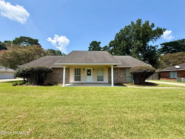 162 Whispering Oaks Dr, Opelousas, LA 70570