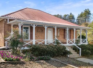 15 Forest Ave, Franklin, NC 28734