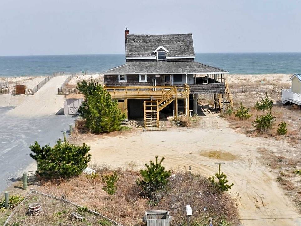 2nd image of 1011 Bunting Ave