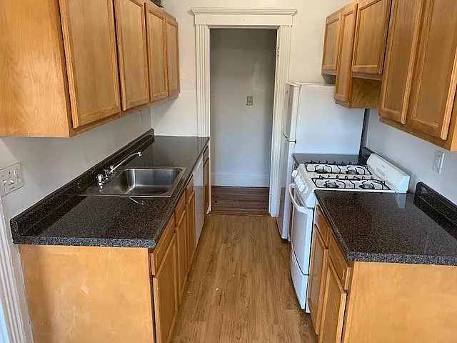 211 Park Dr #14 — Photo 5