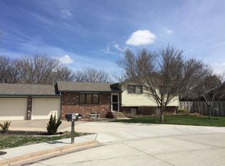 2710 Shamus St, Garden City, KS 67846