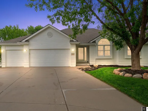 16650 Redwood St, Omaha, NE 68136