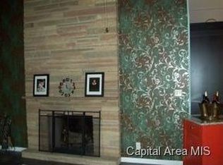 1 McLean Ln, Springfield, IL 62704