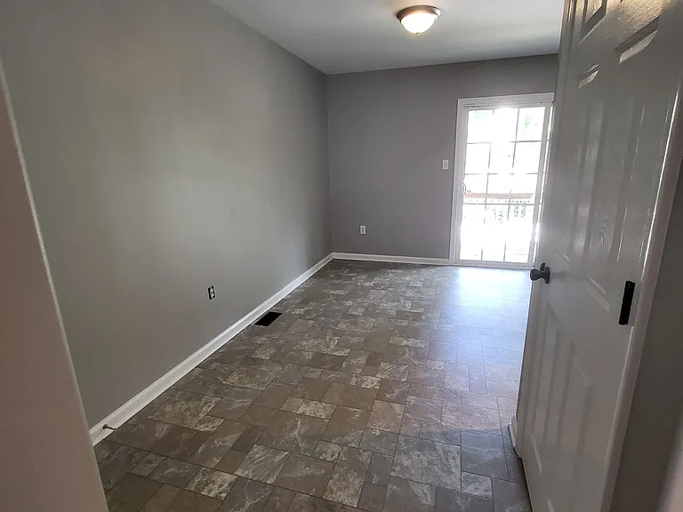 114 Vince Dr — Photo 11