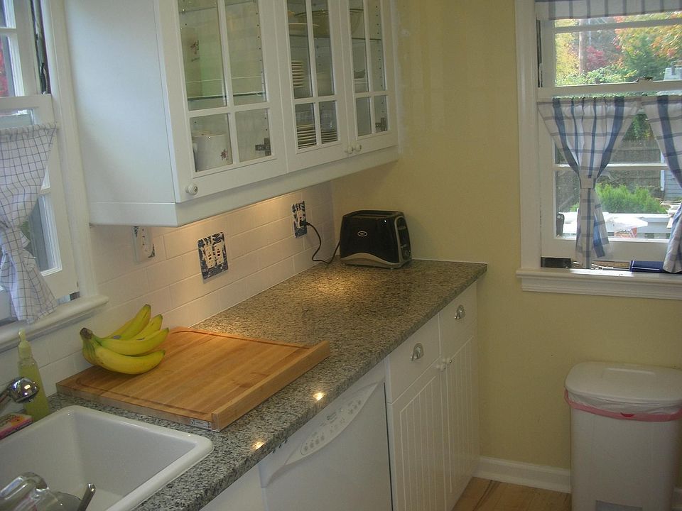 2nd image of 16 Washington Ave