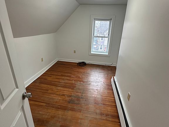 5th image of 171 Frank St #3A
