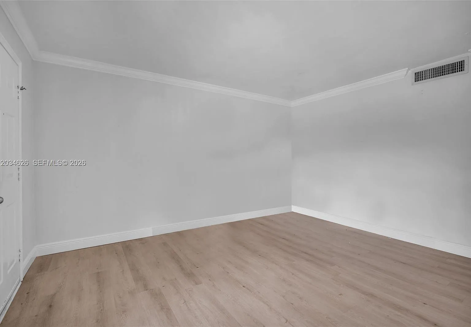 Virginia Pointe Condo — Photo 2