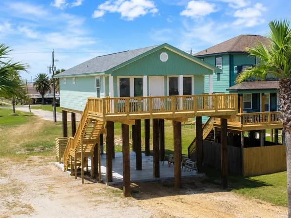 312 Surf Dr, Surfside Beach, TX 77541