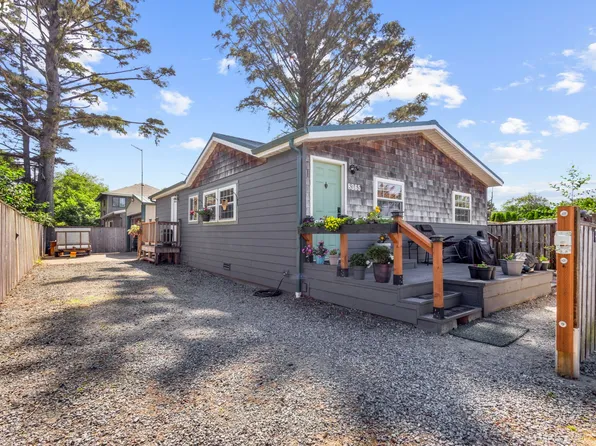 8365 Stark St, Rockaway Beach, OR 97136