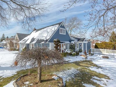 131 Haddon Road, New Hyde Park, NY, 11040