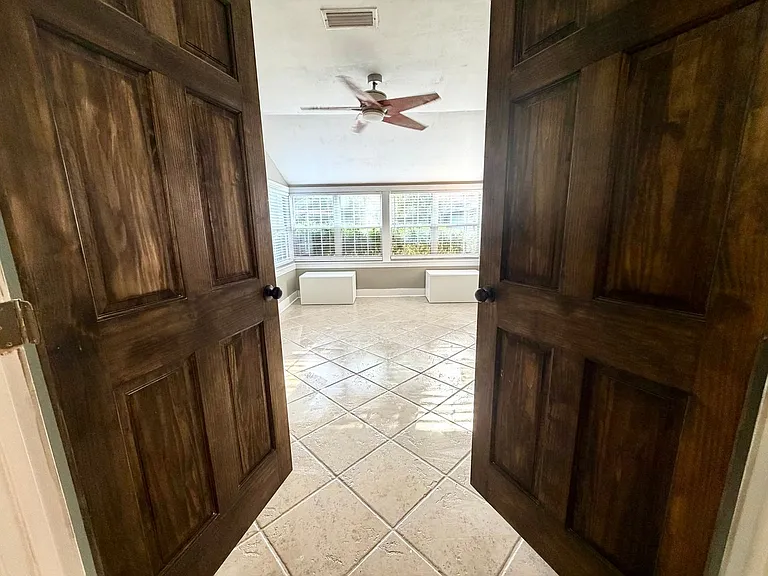 1760 Mayview Rd — Photo 4