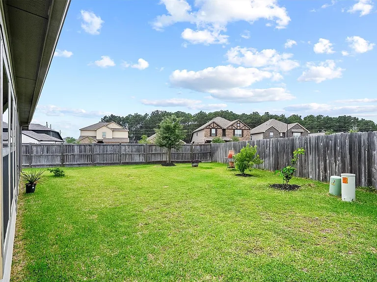 6303 Cambrai Wood Ln — Photo 31