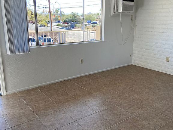 5th image of 2424 N Park Ave #Park2424-10