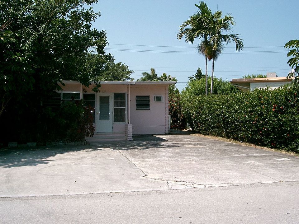 1st image of 321 189th St