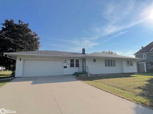 1816 9th Ave, Grinnell, IA 50112