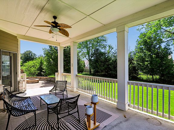 4th image of 3561 Shady Lake Dr