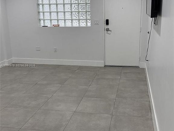 5th image of 645 Palmetto Dr #12