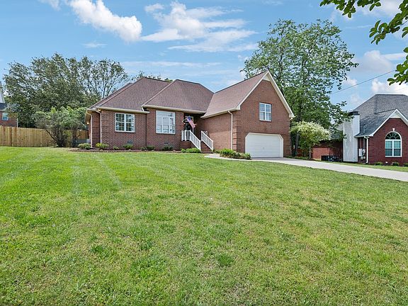 3rd image of 319 Shadowood Dr