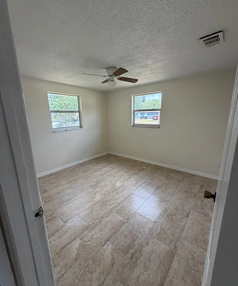 5020 Suwannee Dr — Photo 9