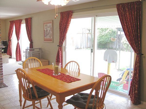 slider to covered patio off dining room