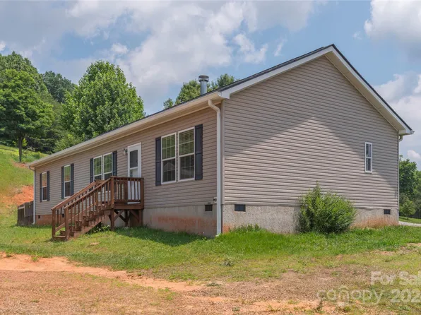 7 Clark Meadow Ln, Candler, NC 28715