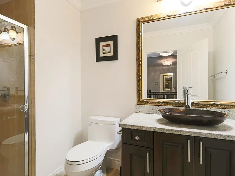 660 Kenwood Rd — Photo 28