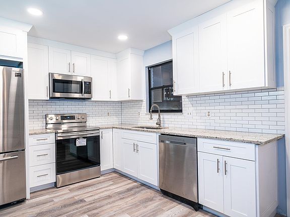 4th image of 1514 SE Crowberry Dr
