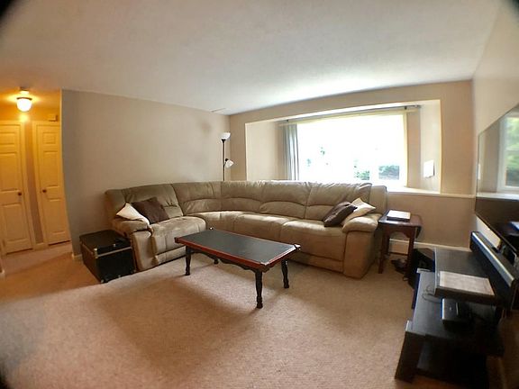 5th image of 365 Washington St APT 2
