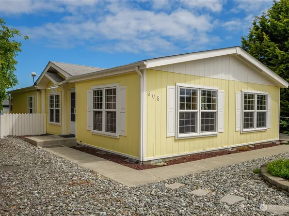 608 N 7th Avenue, Sequim, WA 98382