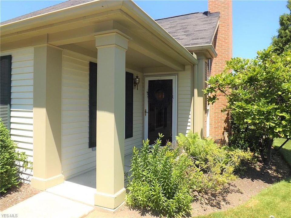 1st image of 3217 Village Green Dr
