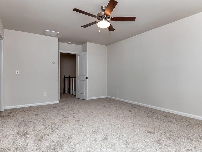 4 McGuires Pl — Photo 8