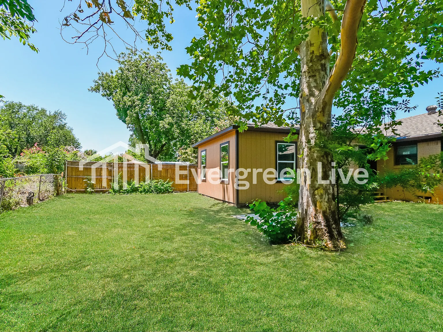 4 bed, 2.0 bath, 2188 sqft, $1,945 — Photo 2