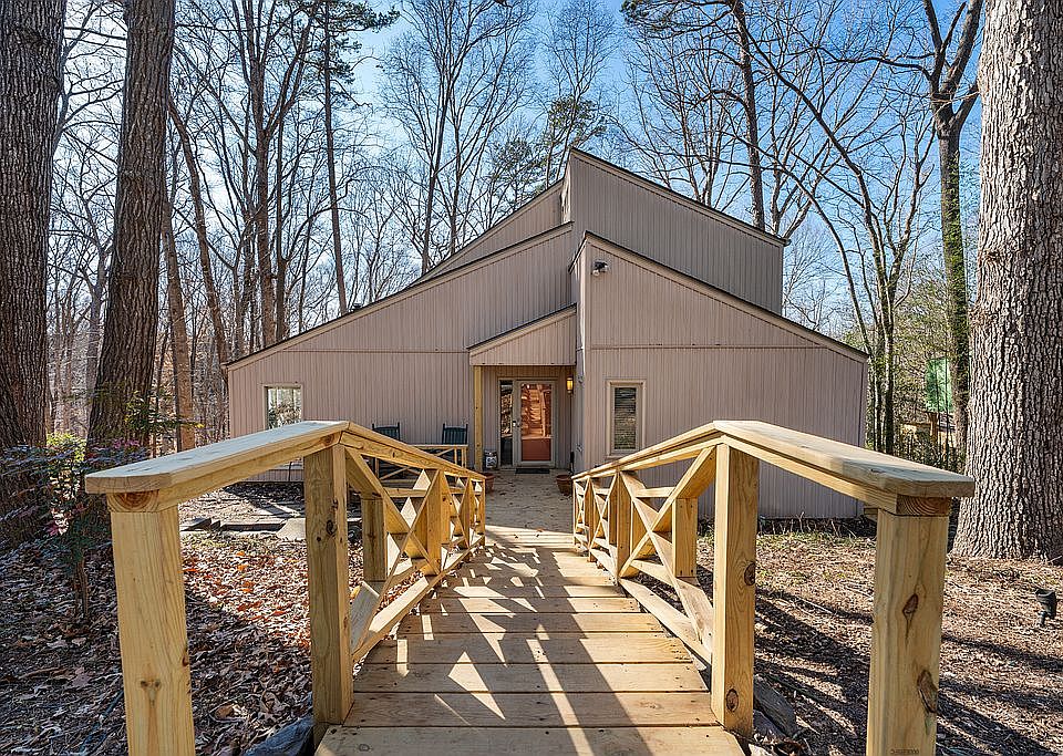 1st image of 2901 Debra Dr