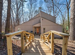 2901 Debra Dr, Raleigh, NC 27607