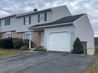 1724 Acorn Dr, Sinking Spring, PA 19608