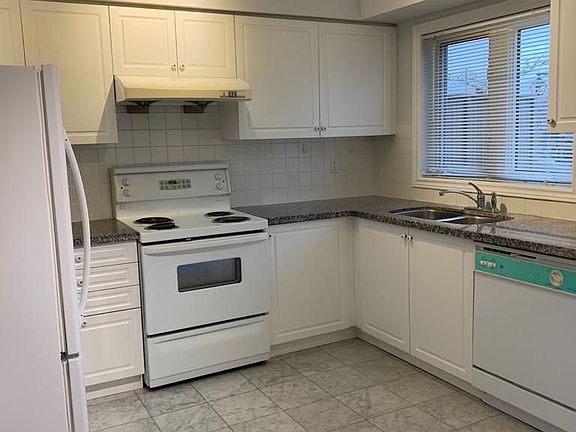 5th image of 9133 Bayview Avenue Townhouse #76